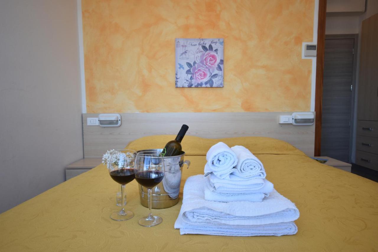 Hotel Suprem Rimini Eksteriør billede